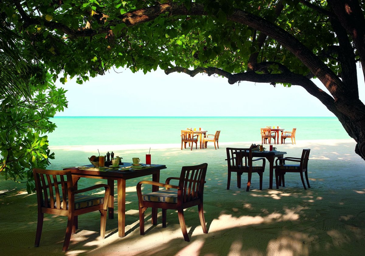 Taj Exotica Resort & Spa - zorganizowane prywatne posiłki na plaży