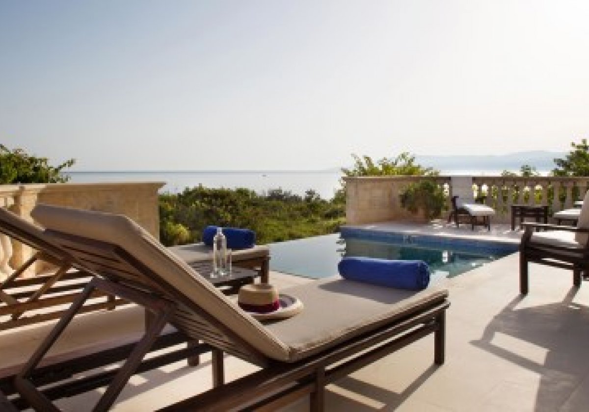 One Bedroom Suite with Pool - taras