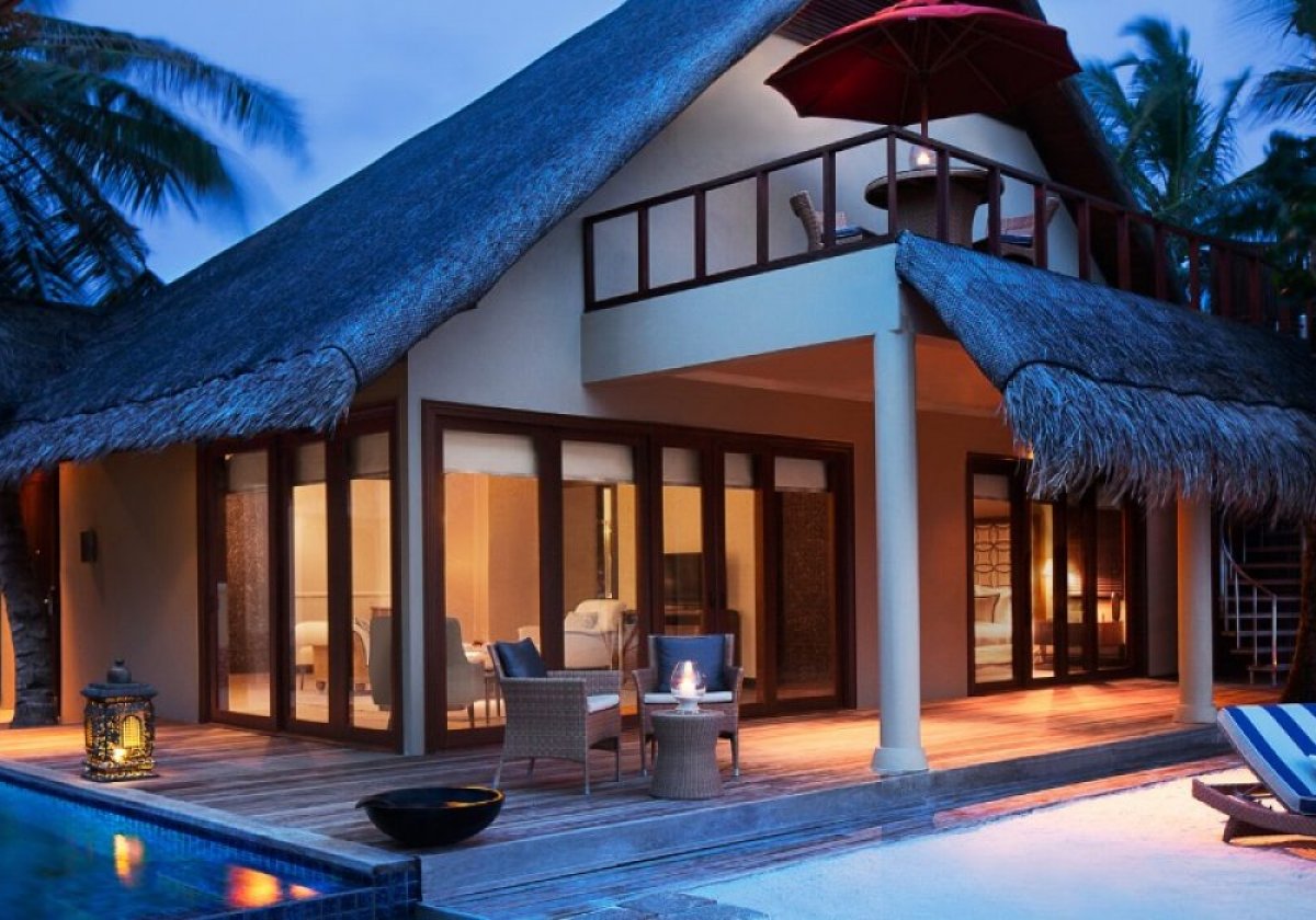 ONE-BEDROOM BEACH VILLA SUITE WITH POOL