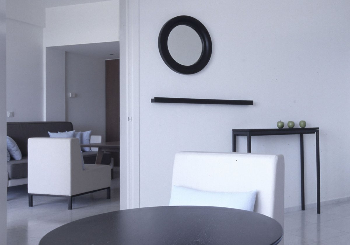 One Bedroom Suite - minimalistyczne ozdoby pokoju
