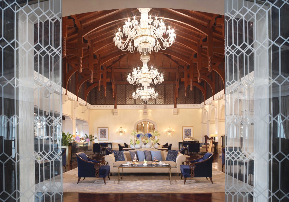The Ritz-Carlton Dubaj - Lobby Lounge
