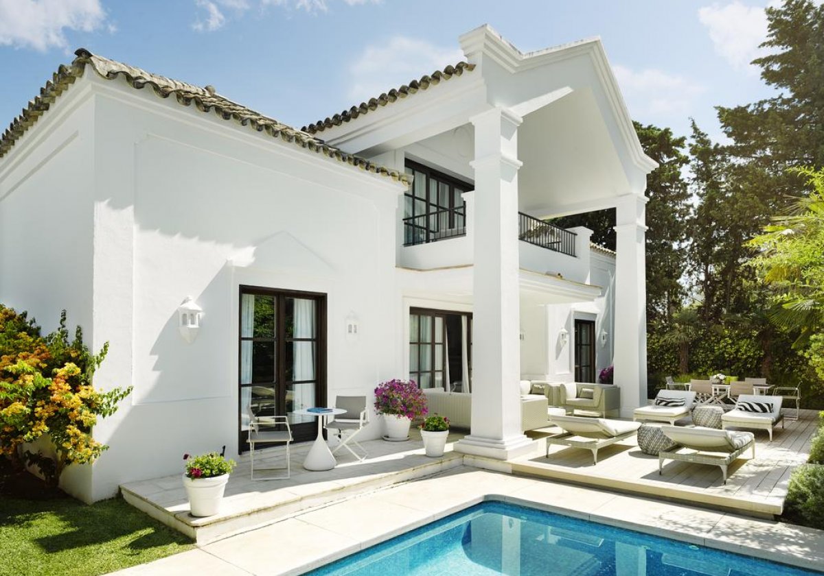THREE BEDROOM VILLA WITH PRIVATE POOL