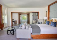 TWO BEDROOM ISLAND FAMILY SUITE - główna sypialnia z łóżkiem typu King-size