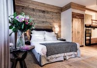 Authentic Room - łóżko king-size i łóżka piętrowe
